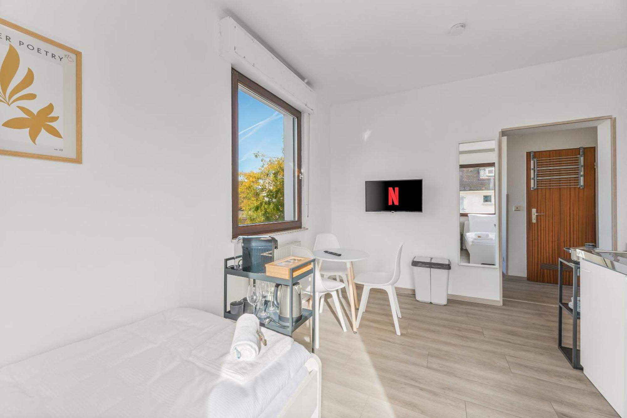 Home2Stay Apartmenthaus Heilbronn City Kitchen Parking Highspeed Wifi Washroom Exterior photo